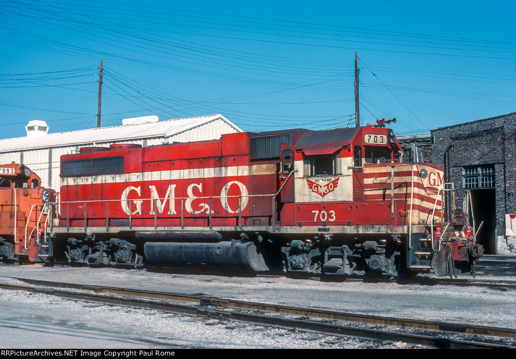 GMO 703, EMD GP38